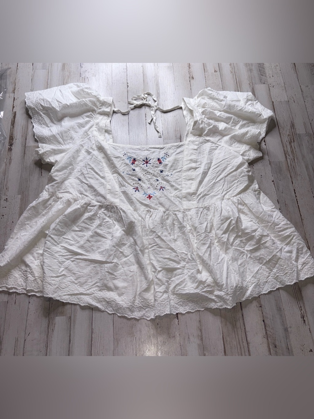 Old Navy White Embroidered Peasant Top 4X